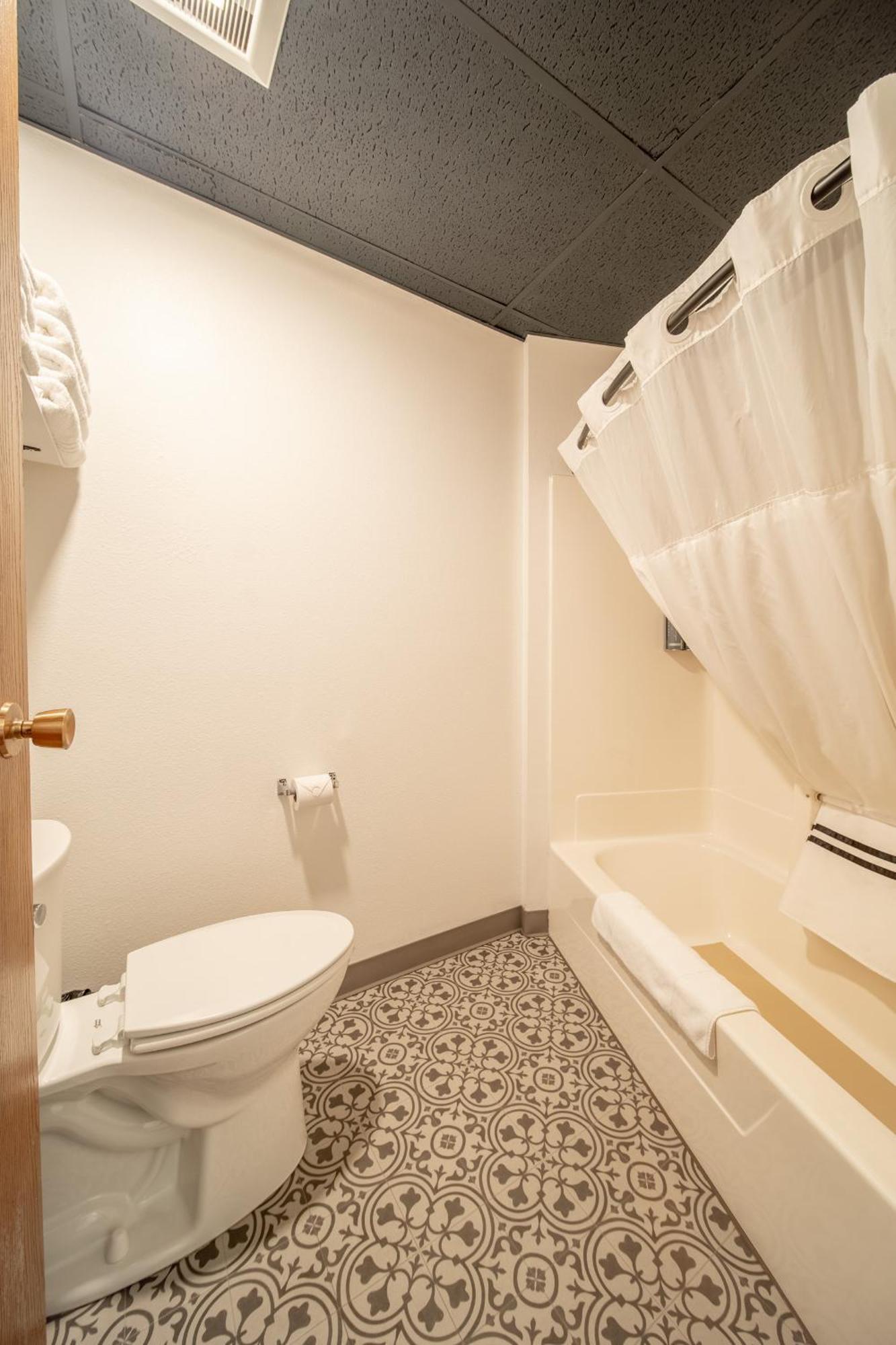 Hansen Inn & Cabins Wall Luaran gambar