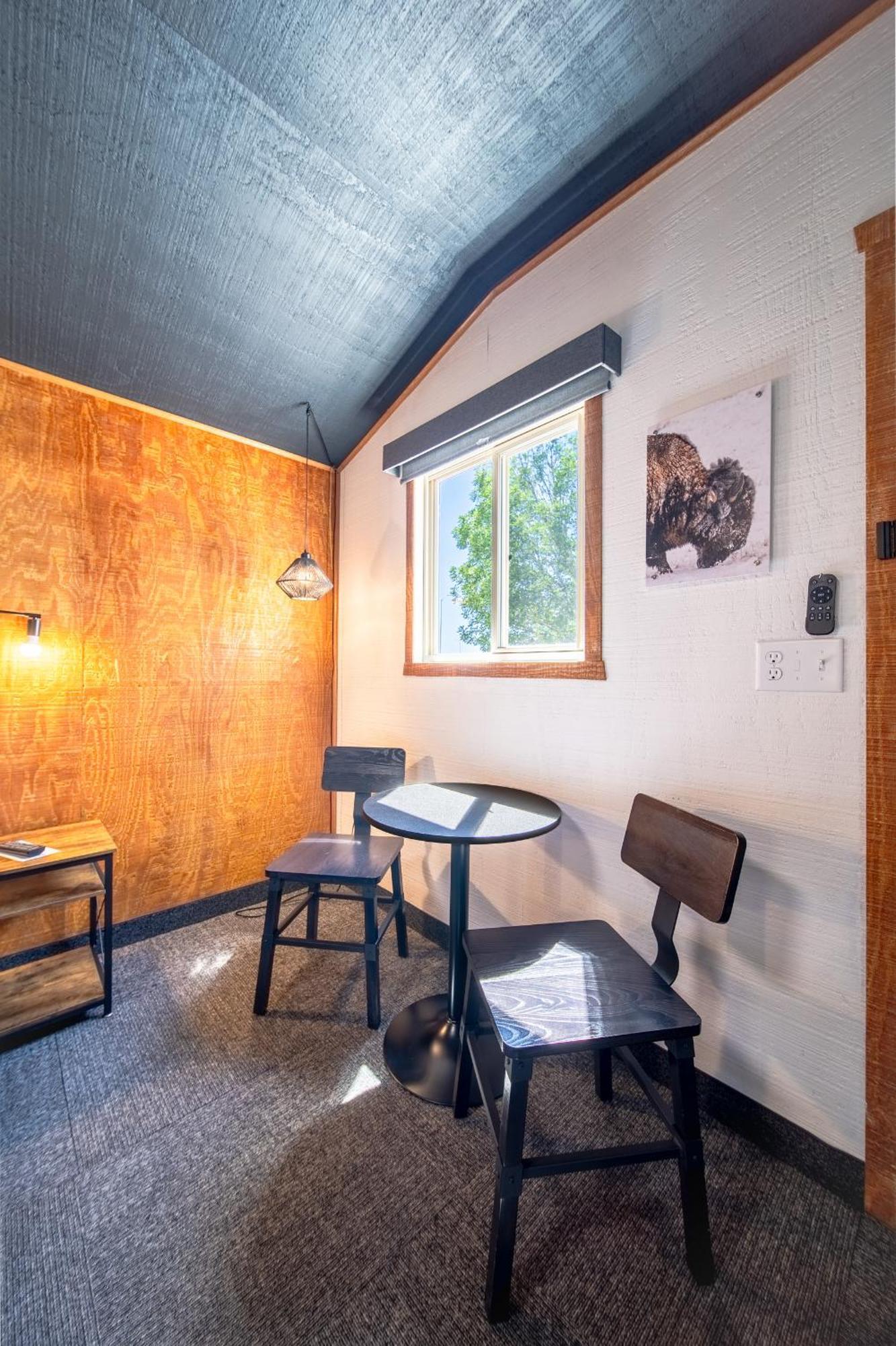 Hansen Inn & Cabins Wall Luaran gambar